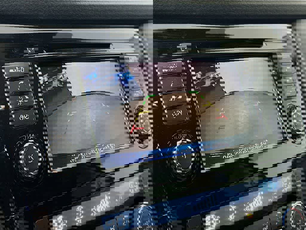 Used 2020 Nissan Rogue SV image 27