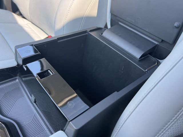 Certified 2025 Ford Explorer Platinum w/ LUX Leather Package AWD/4WD image 19