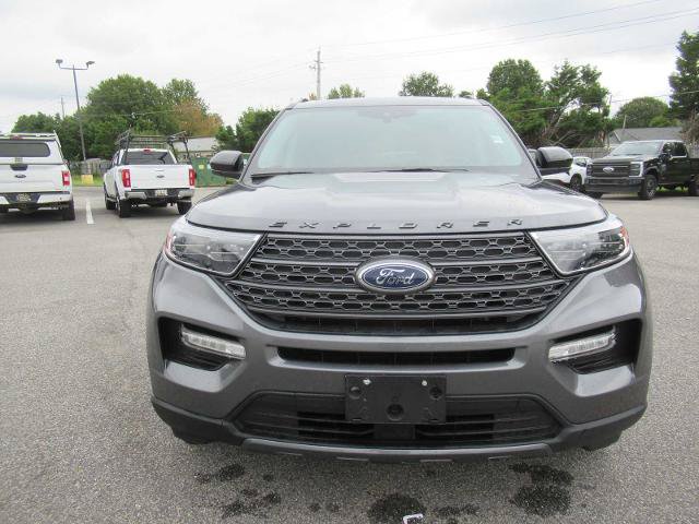Certified 2022 Ford Explorer XLT w/ Equipment Group 202A AWD/4WD image 2