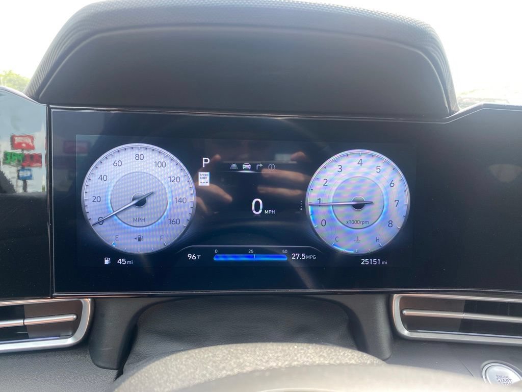 Used 2025 Hyundai Elantra SEL FWD image 19