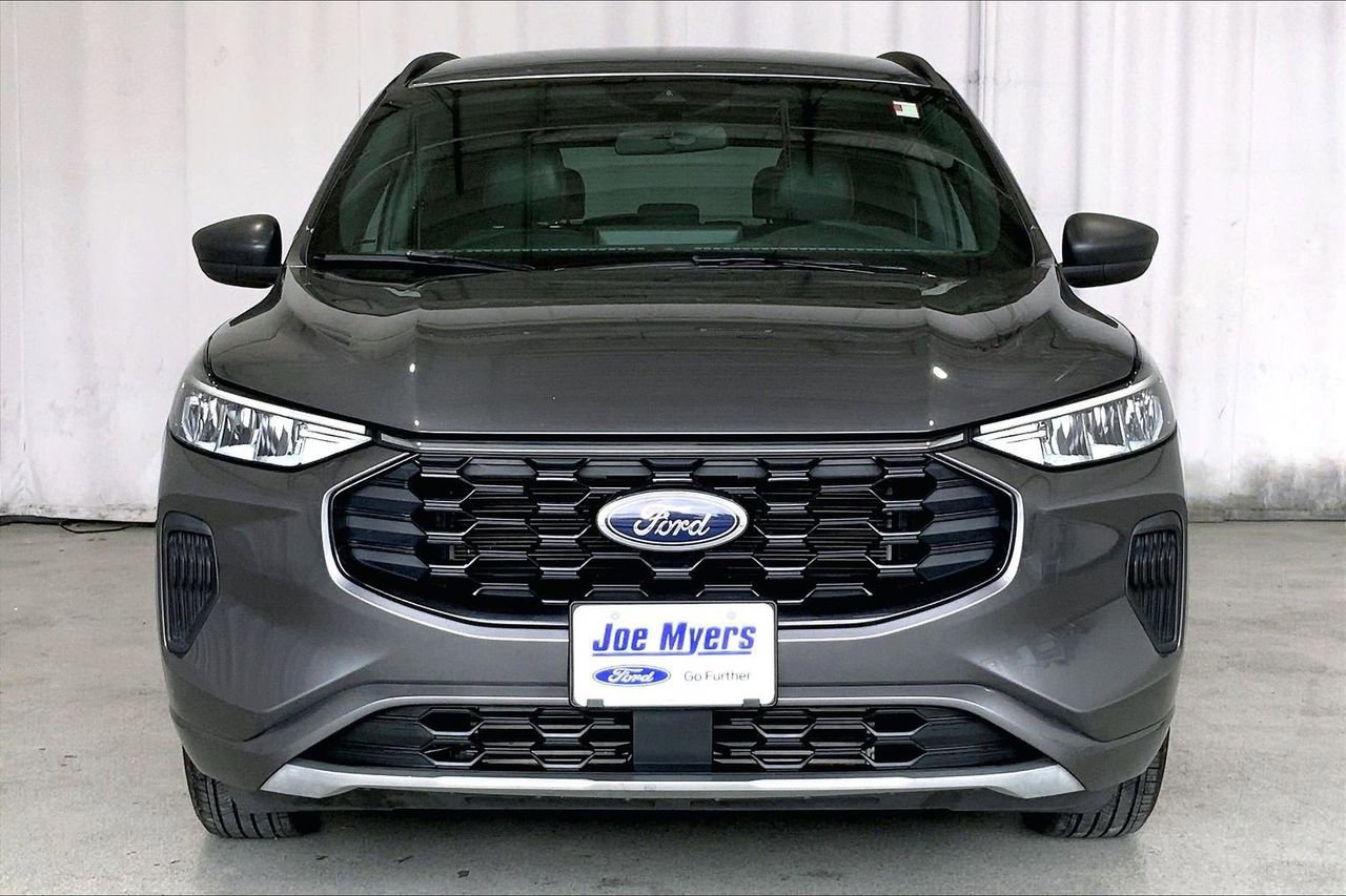 Certified 2023 Ford Escape ST-Line w/ Tech Pack #1 FWD image 2