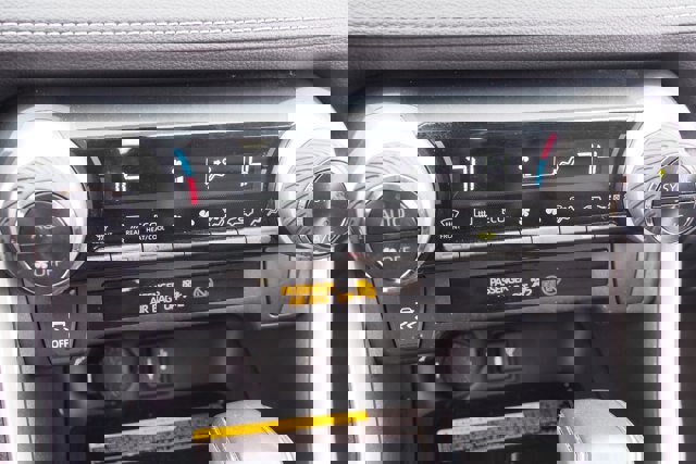 Used 2019 Toyota RAV4 XLE Premium image 26