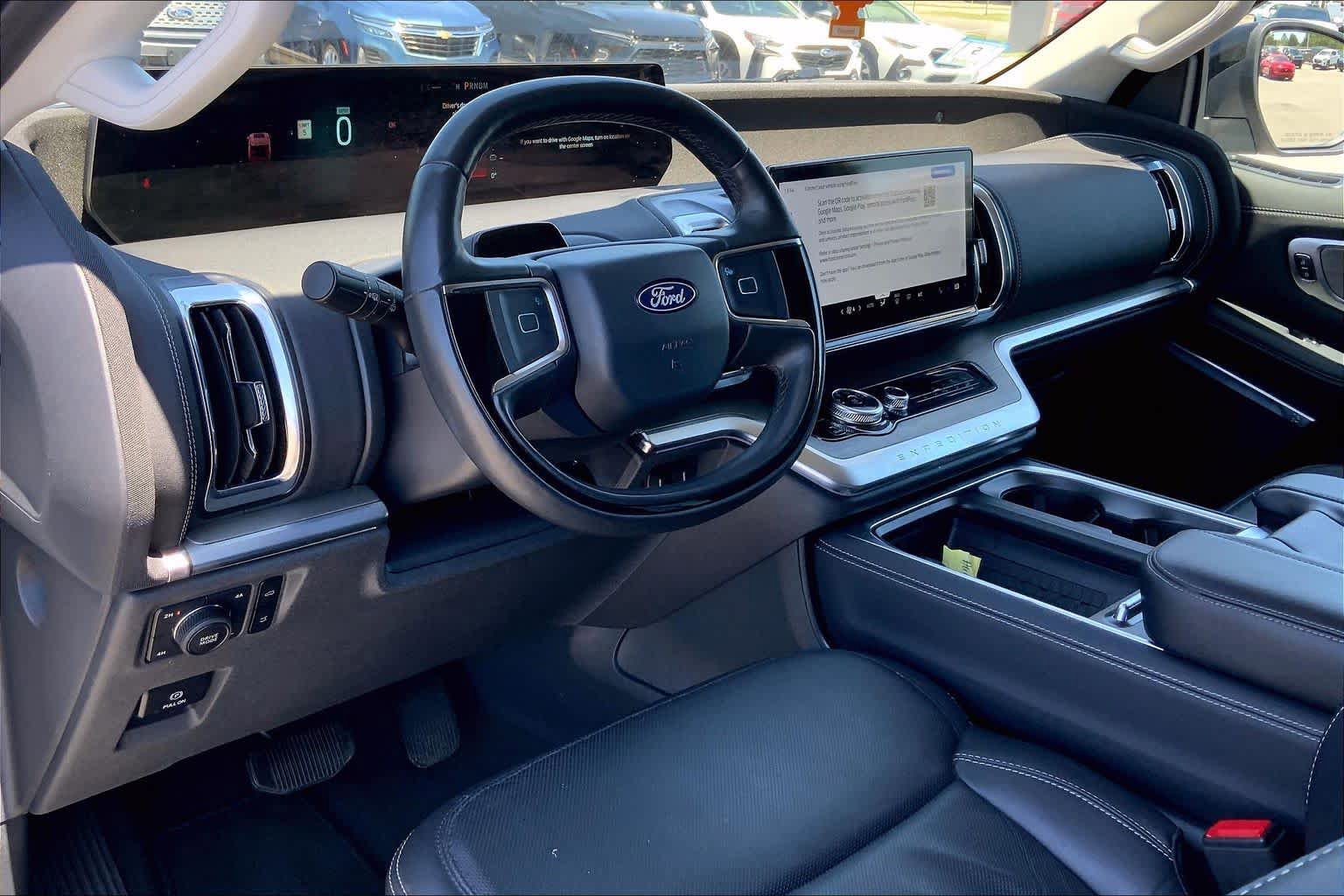 Certified 2025 Ford Expedition Max Platinum w/ Driver's Package AWD/4WD image 18