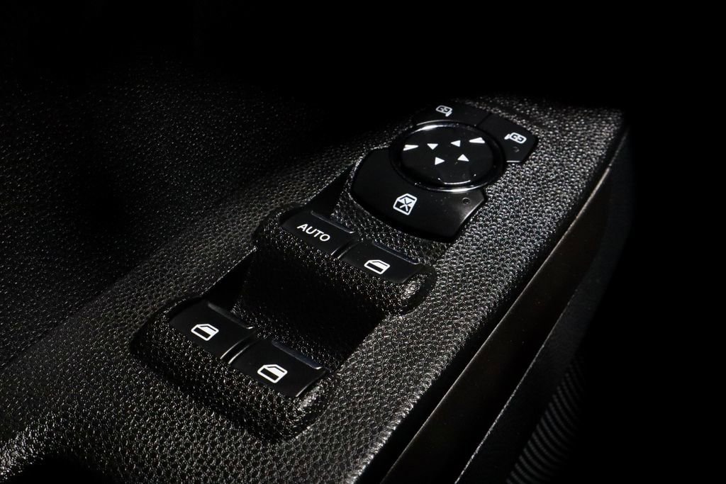 Certified 2019 Ford EcoSport SE image 25