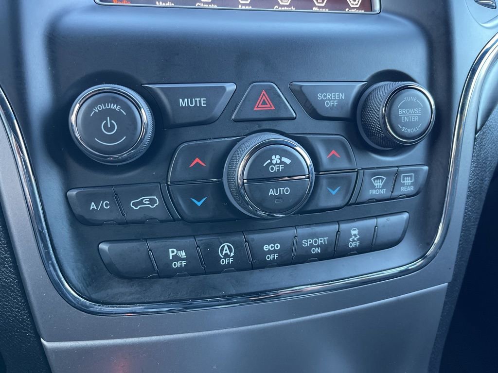 Used 2021 Jeep Grand Cherokee Laredo image 12