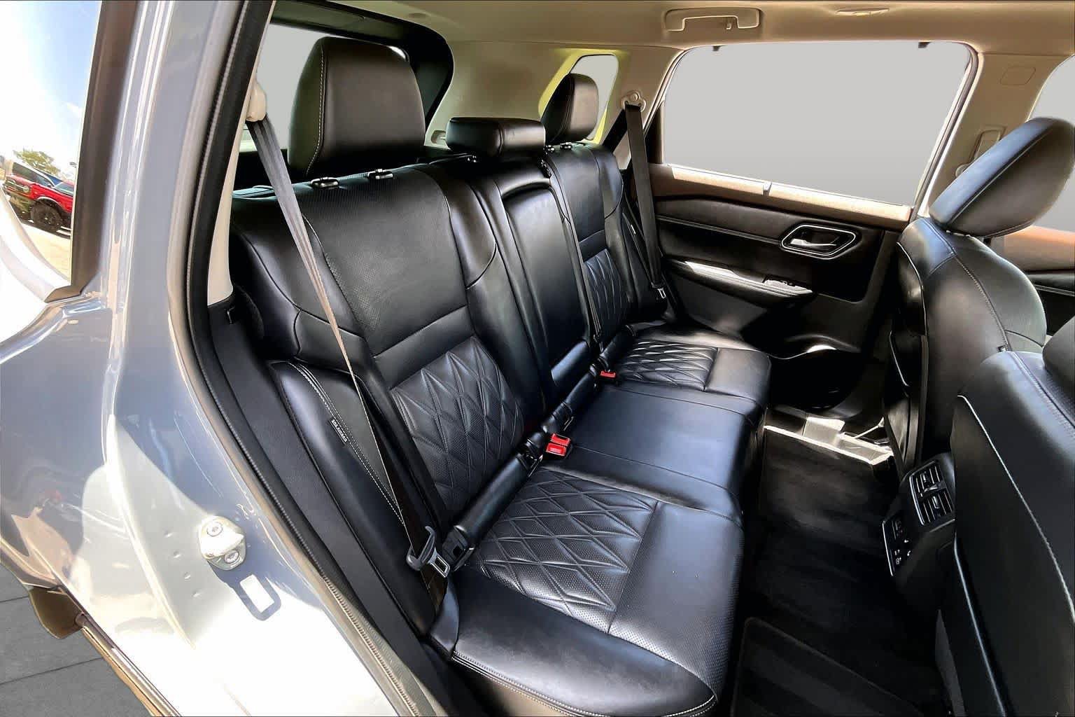 Used 2023 Nissan Rogue Platinum w/ Platinum Premium Package FWD image 19