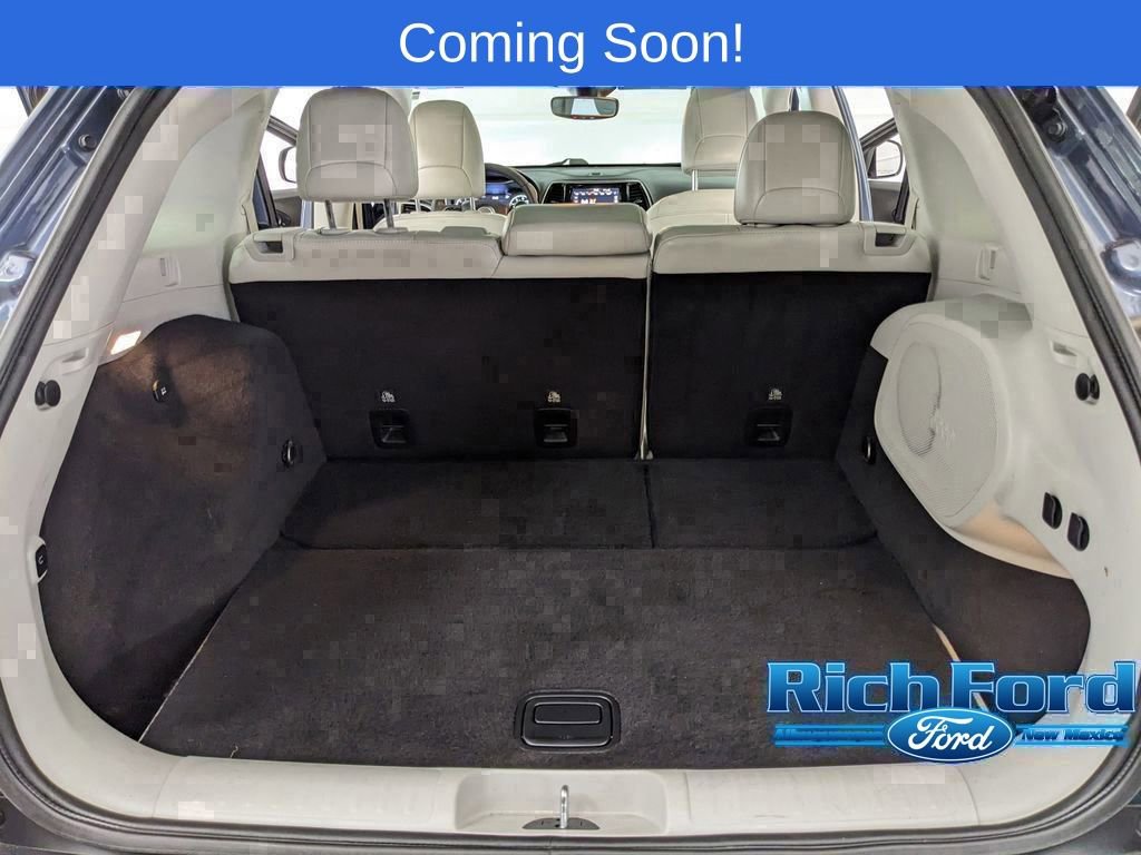 Used 2021 Jeep Cherokee Limited w/ Elite Package FWD image 19