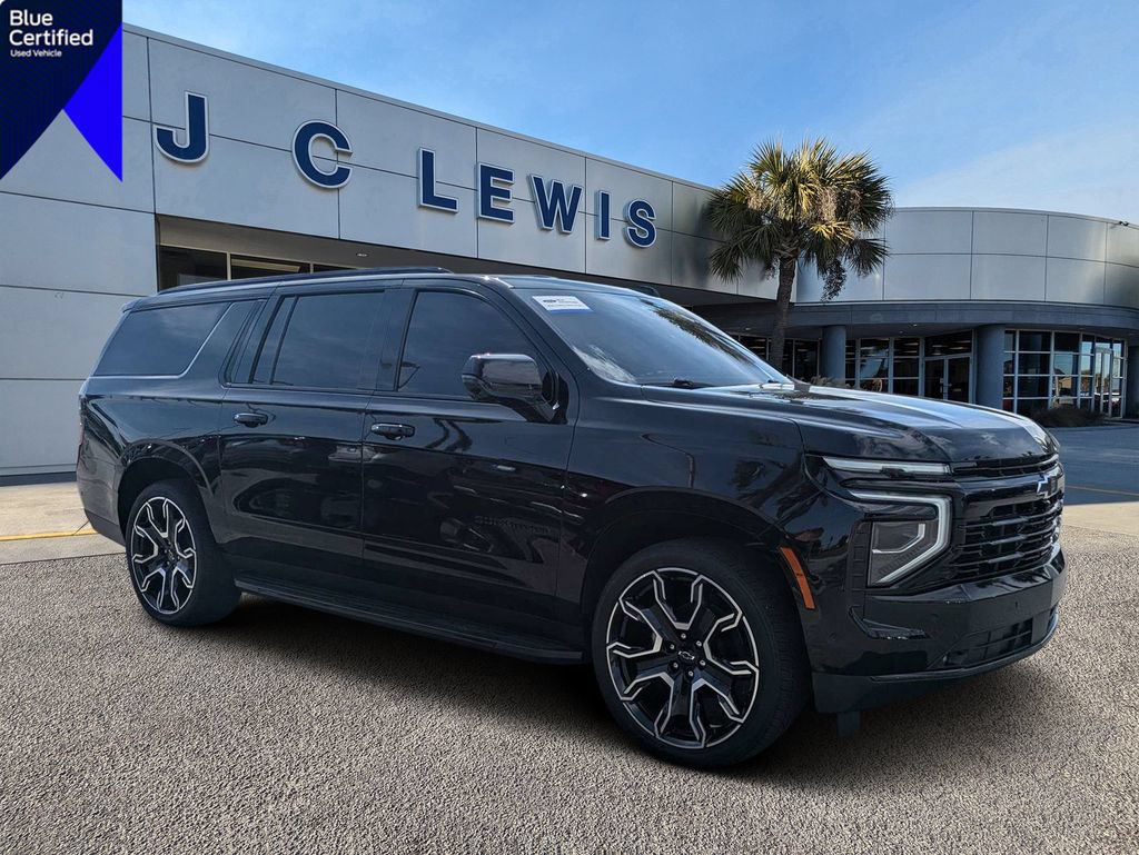 Used 2026 Chevrolet Suburban RST w/ RST Capability Package AWD/4WD image 1