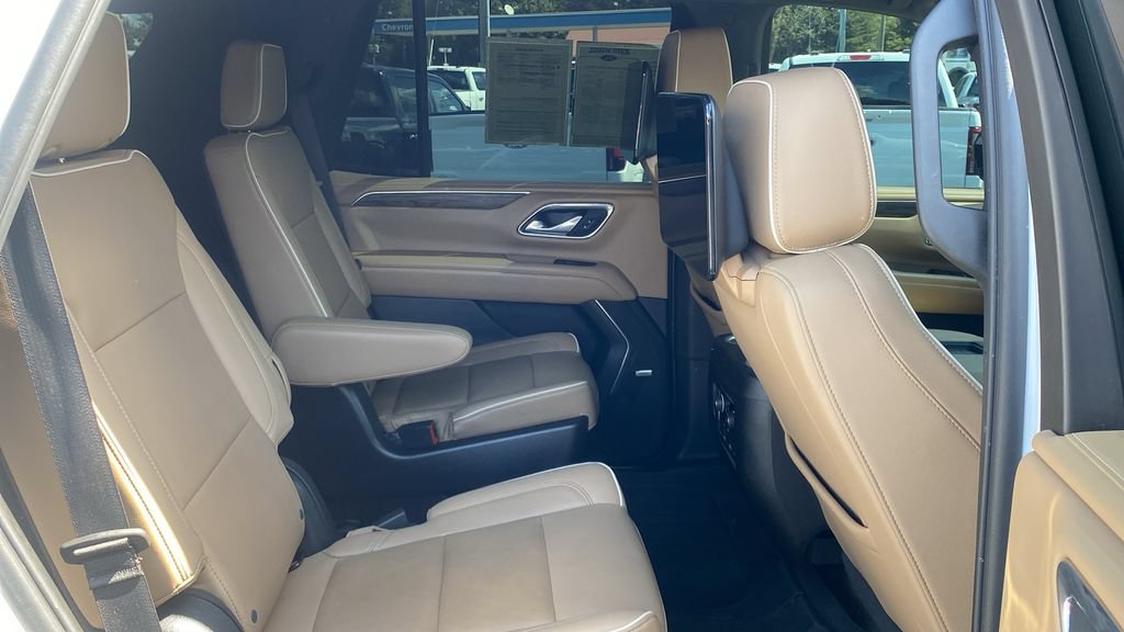 Used 2023 Chevrolet Tahoe Premier AWD/4WD image 13