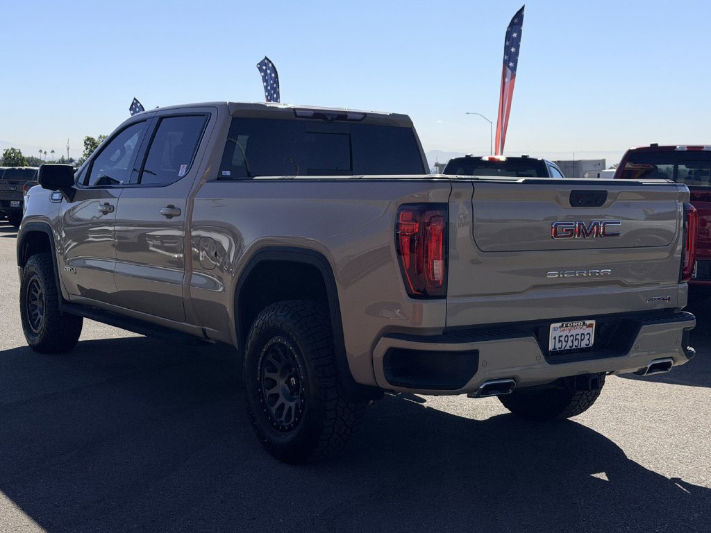 Used 2022 GMC Sierra 1500 AT4 w/ AT4 Premium Package AWD/4WD image 5