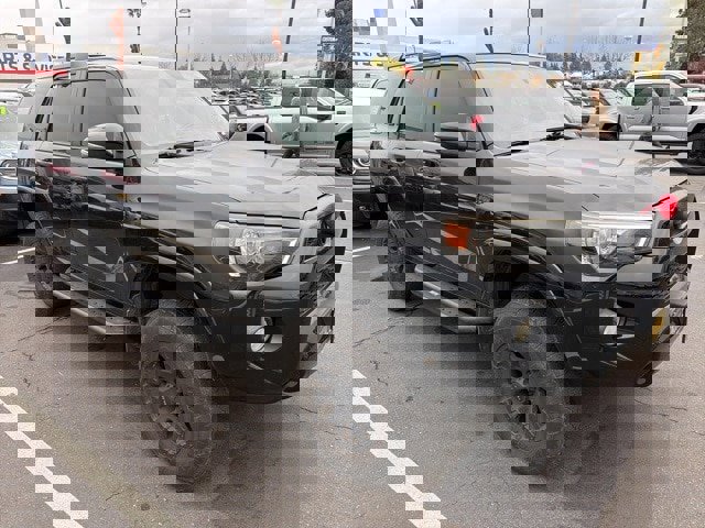 Used 2017 Toyota 4Runner SR5 Premium image 4