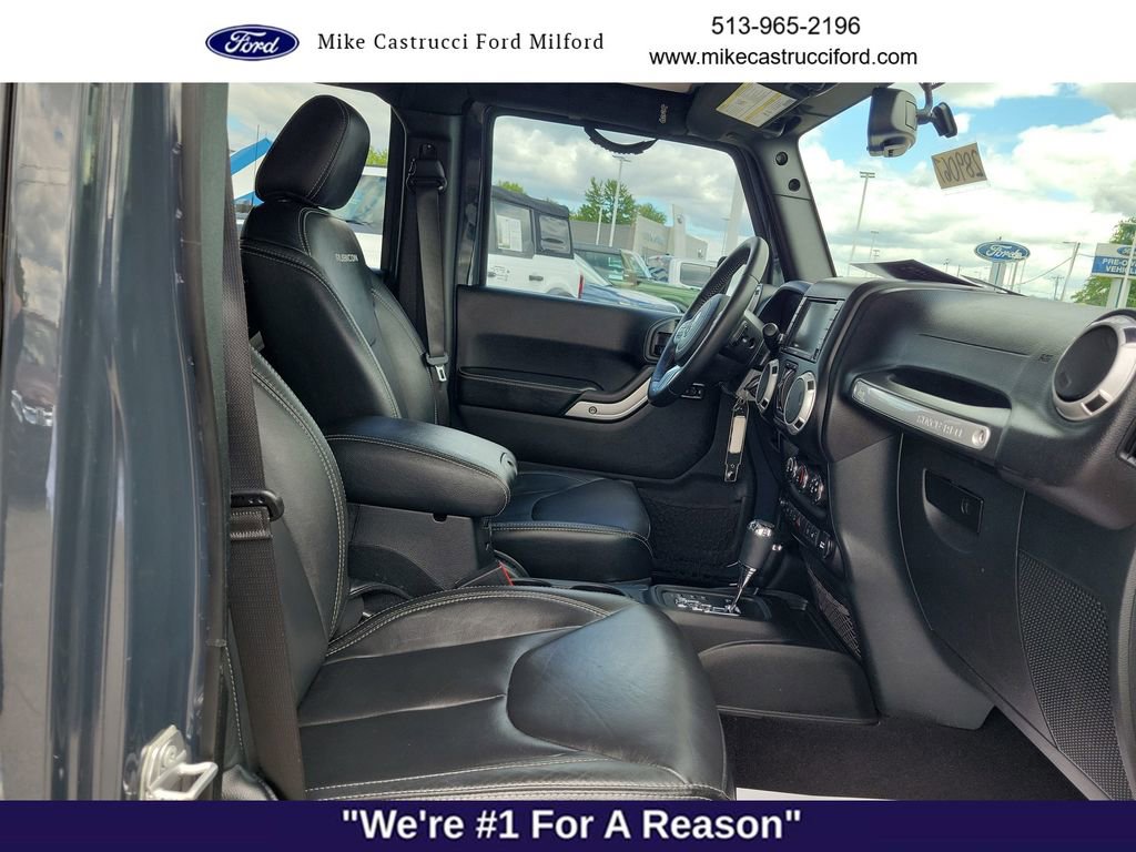 Used 2017 Jeep Wrangler Unlimited Rubicon AWD/4WD image 30