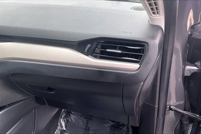 Certified 2022 Ford Escape SE w/ SE Sport Appearance Package image 17