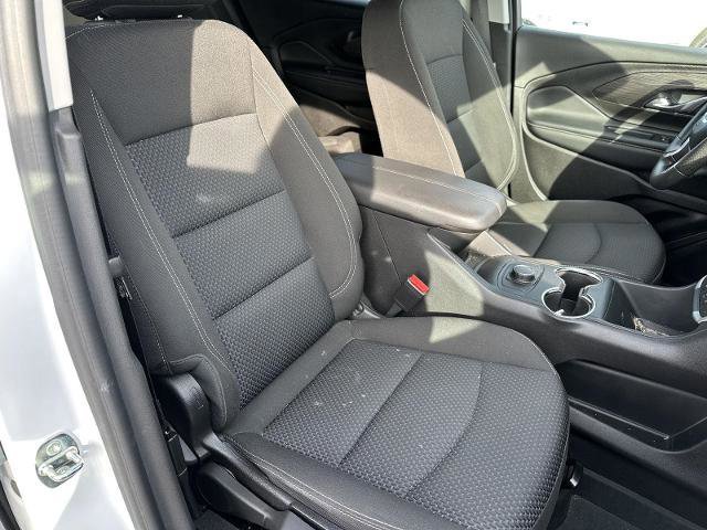 Used 2024 GMC Terrain SLE w/ Elevation Edition image 16