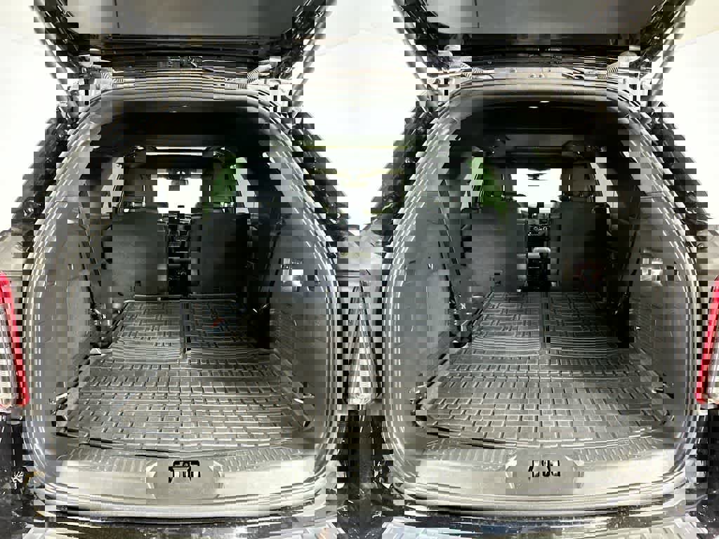 Certified 2023 Ford Explorer ST w/ Equipment Group 401A image 22