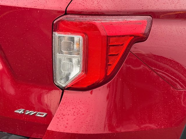 Certified 2023 Ford Explorer XLT w/ Equipment Group 202A AWD/4WD image 31