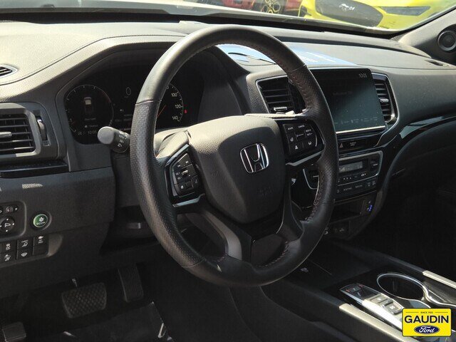 Used 2025 Honda Ridgeline Black Edition image 19