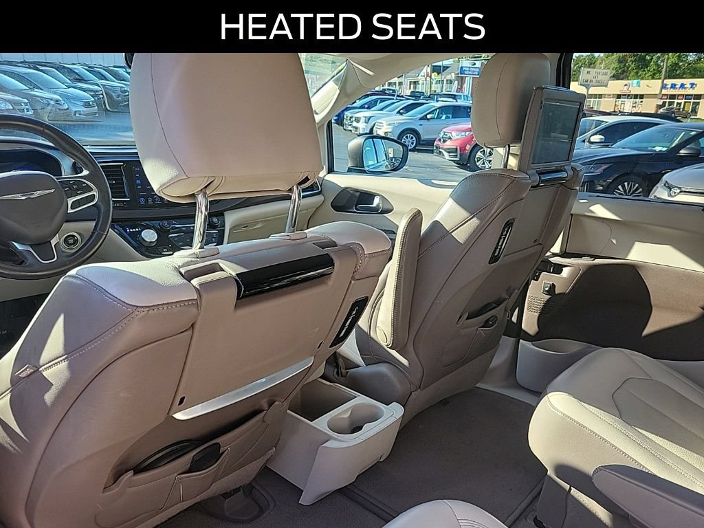 Used 2017 Chrysler Pacifica Touring-L Plus FWD image 14