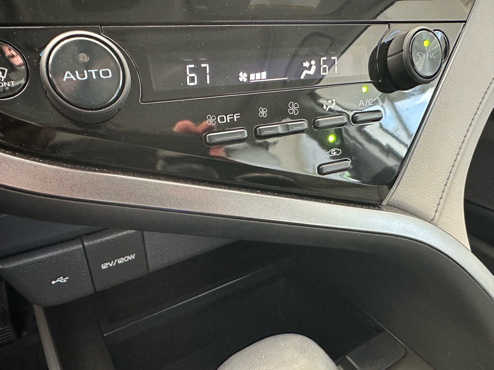 Used 2023 Toyota Camry SE w/ Convenience Package image 35