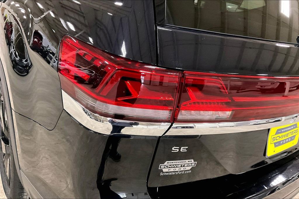 Used 2025 Volkswagen Atlas SE image 28