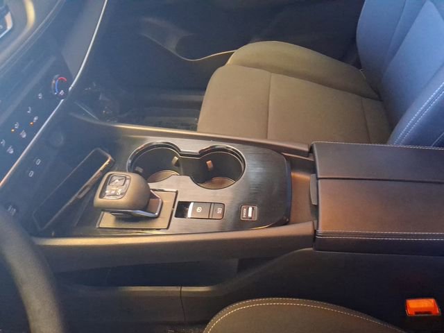 Used 2024 Nissan Rogue S FWD image 15