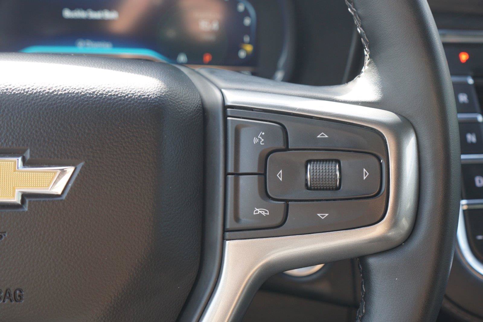 Used 2024 Chevrolet Suburban LT RWD image 15