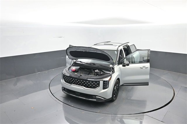 Used 2025 Kia Carnival SX Prestige image 32