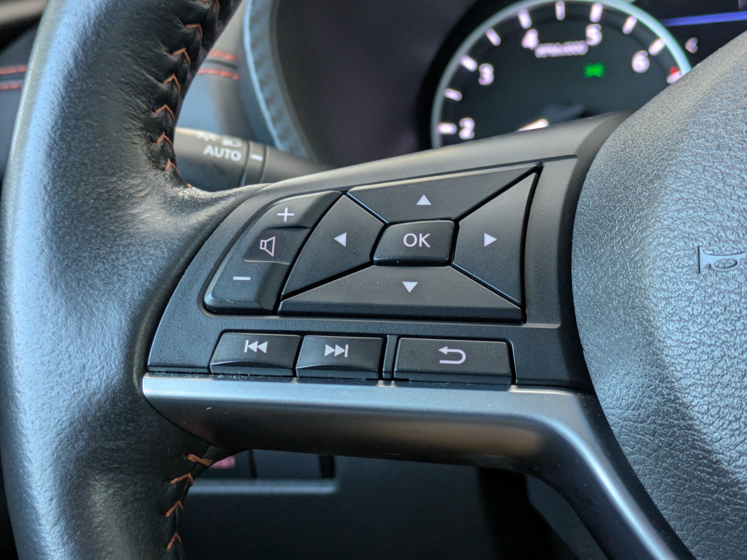 Used 2024 Nissan Sentra SR w/ SR Premium Package FWD image 26