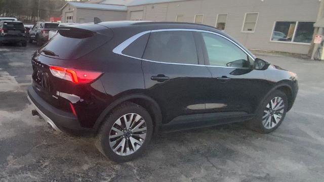 Certified 2022 Ford Escape Titanium w/ Class II Trailer Tow Package image 4