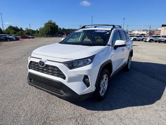 Used 2019 Toyota RAV4 XLE w/ Convenience Package FWD image 3