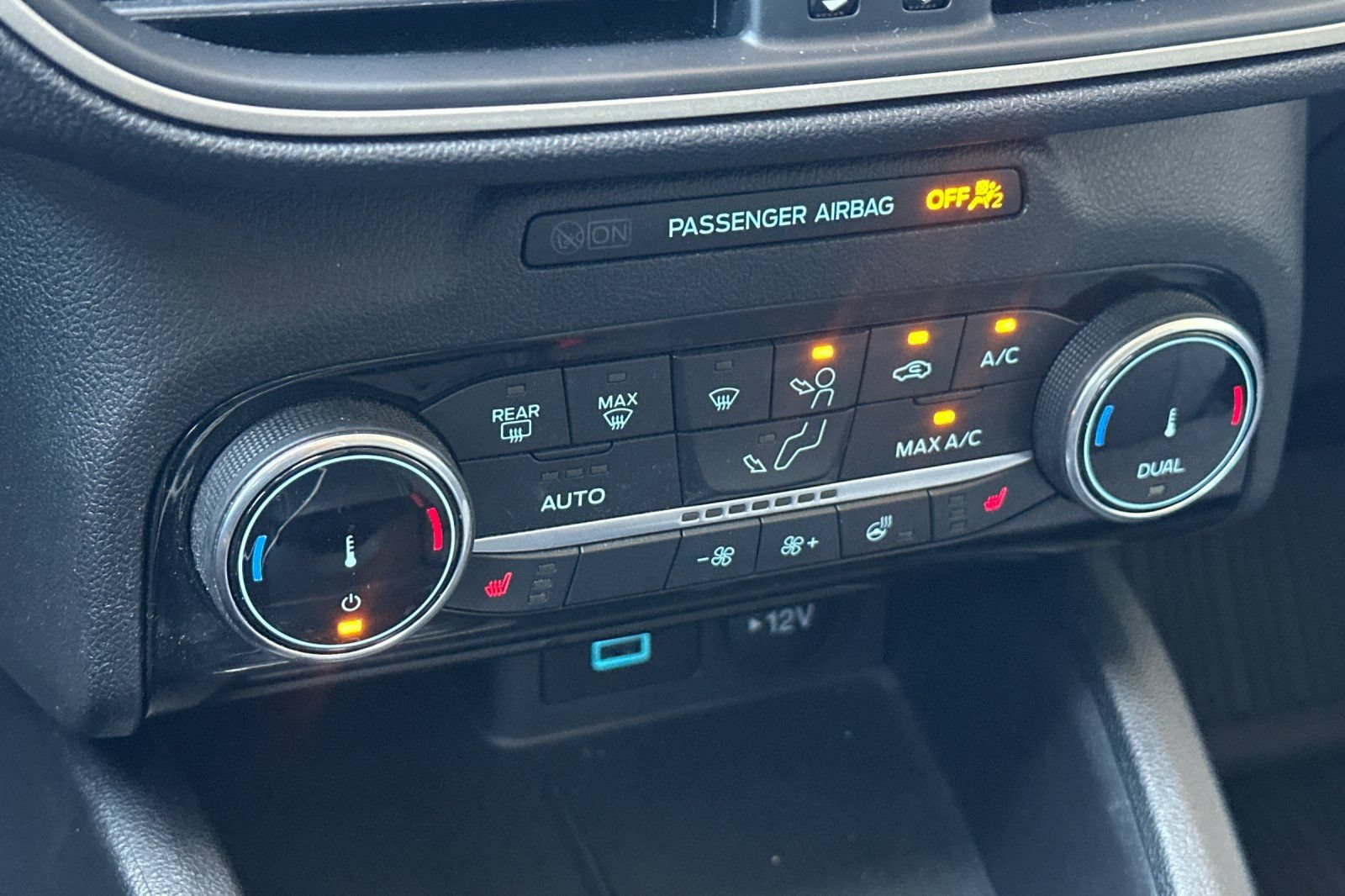 Certified 2022 Ford Escape SE w/ SE Sport Appearance Package FWD image 20