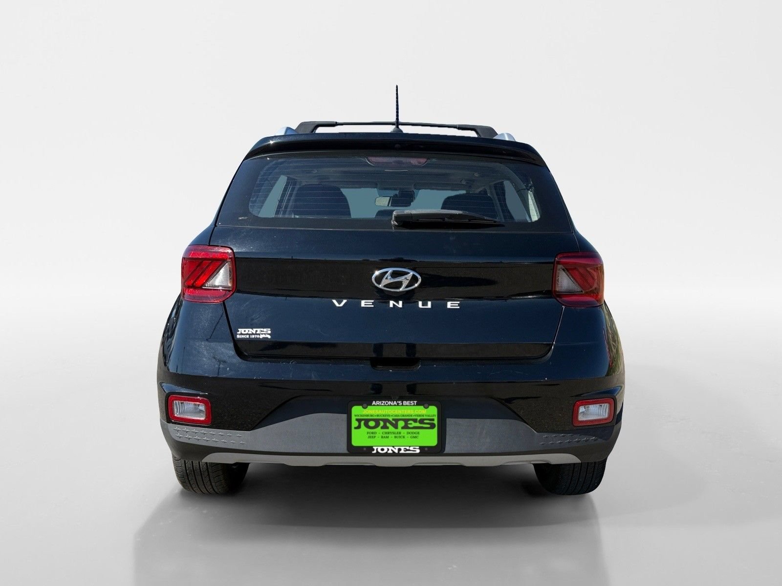 Used 2024 Hyundai Venue SEL FWD image 5