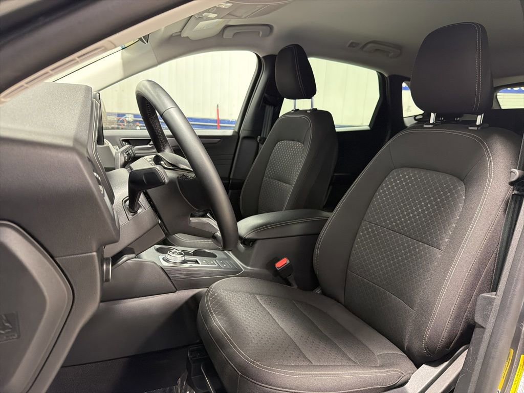 Certified 2025 Ford Escape Active AWD/4WD image 12