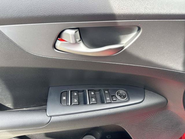Used 2020 Kia Forte LXS FWD image 17