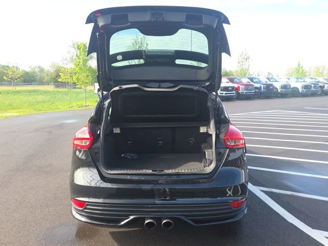 Certified 2017 Ford Focus ST w/ Equipment Group 402A FWD image 10