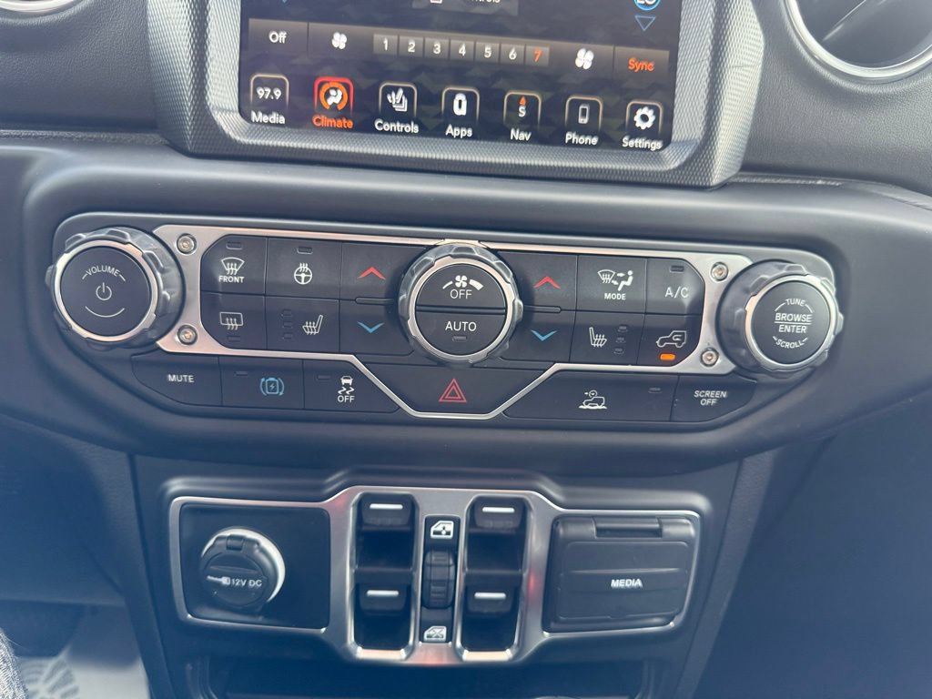 Used 2021 Jeep Wrangler Unlimited Sahara w/ Cold Weather Group AWD/4WD image 27