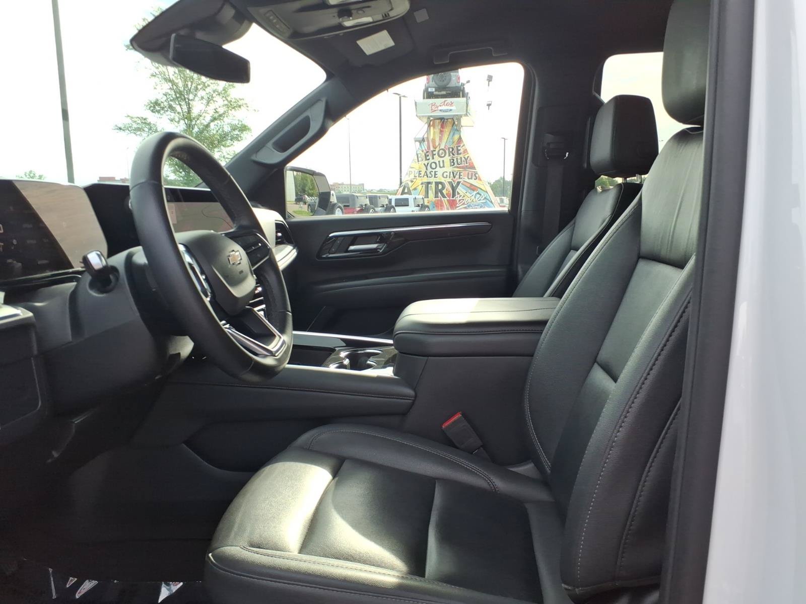 Used 2025 Chevrolet Tahoe LT AWD/4WD image 10