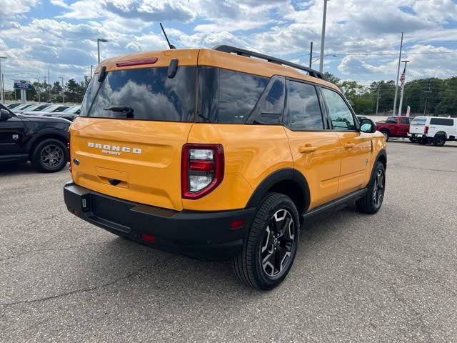 Certified 2023 Ford Bronco Sport Outer Banks w/ Tech Package AWD/4WD image 4