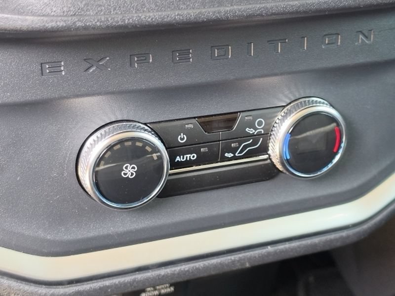 Certified 2025 Ford Expedition Max Active RWD image 12