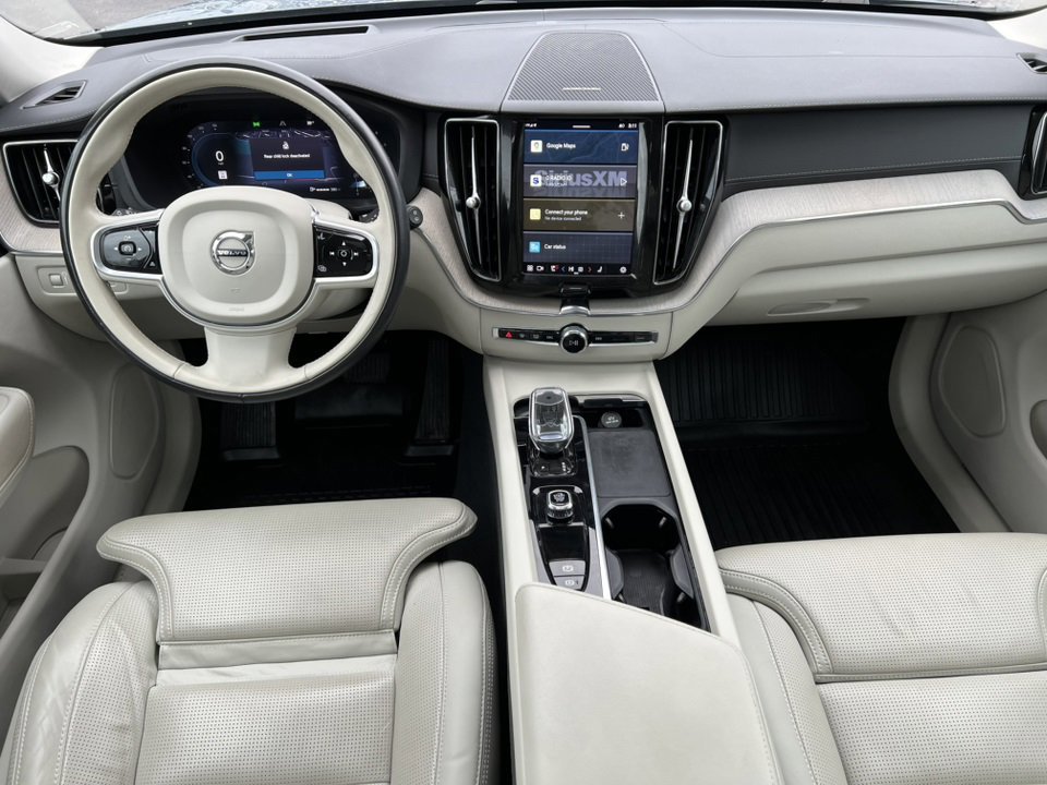 Used 2022 Volvo XC60 B5 Inscription image 9