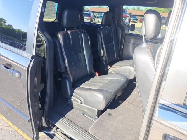 Used 2017 Dodge Grand Caravan GT FWD image 28