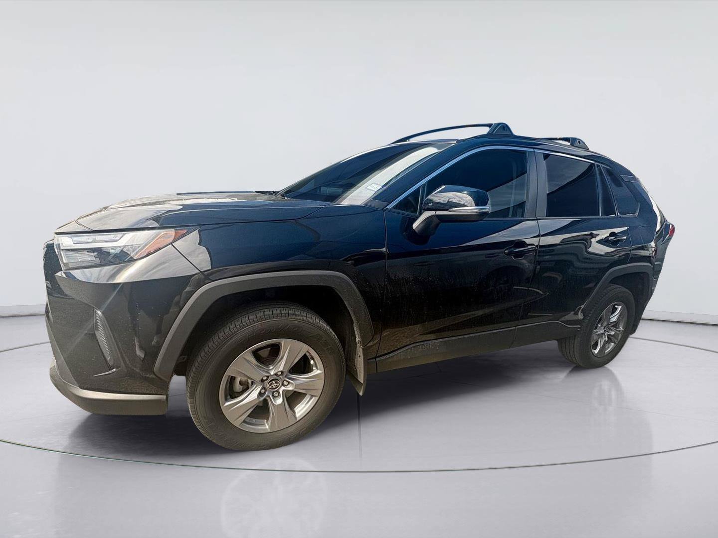 Used 2024 Toyota RAV4 XLE w/ Convenience Package FWD image 4
