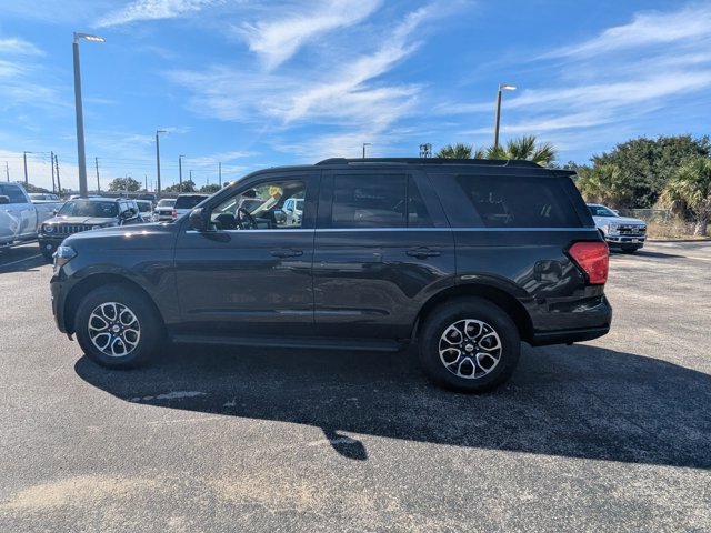 Certified 2024 Ford Expedition XLT image 2