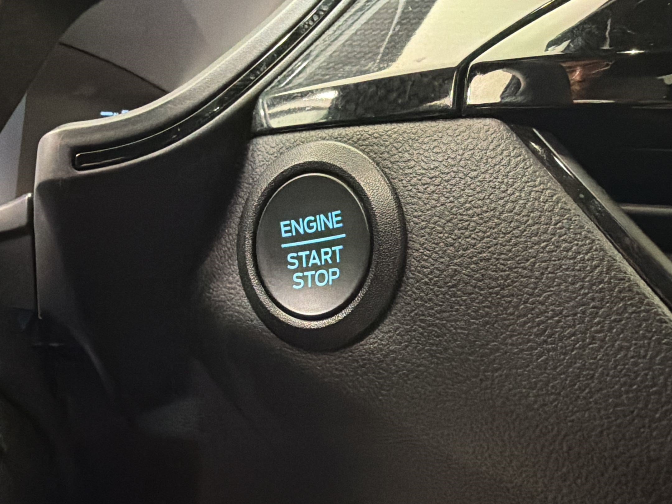 Certified 2025 Ford Escape ST-Line AWD/4WD image 19