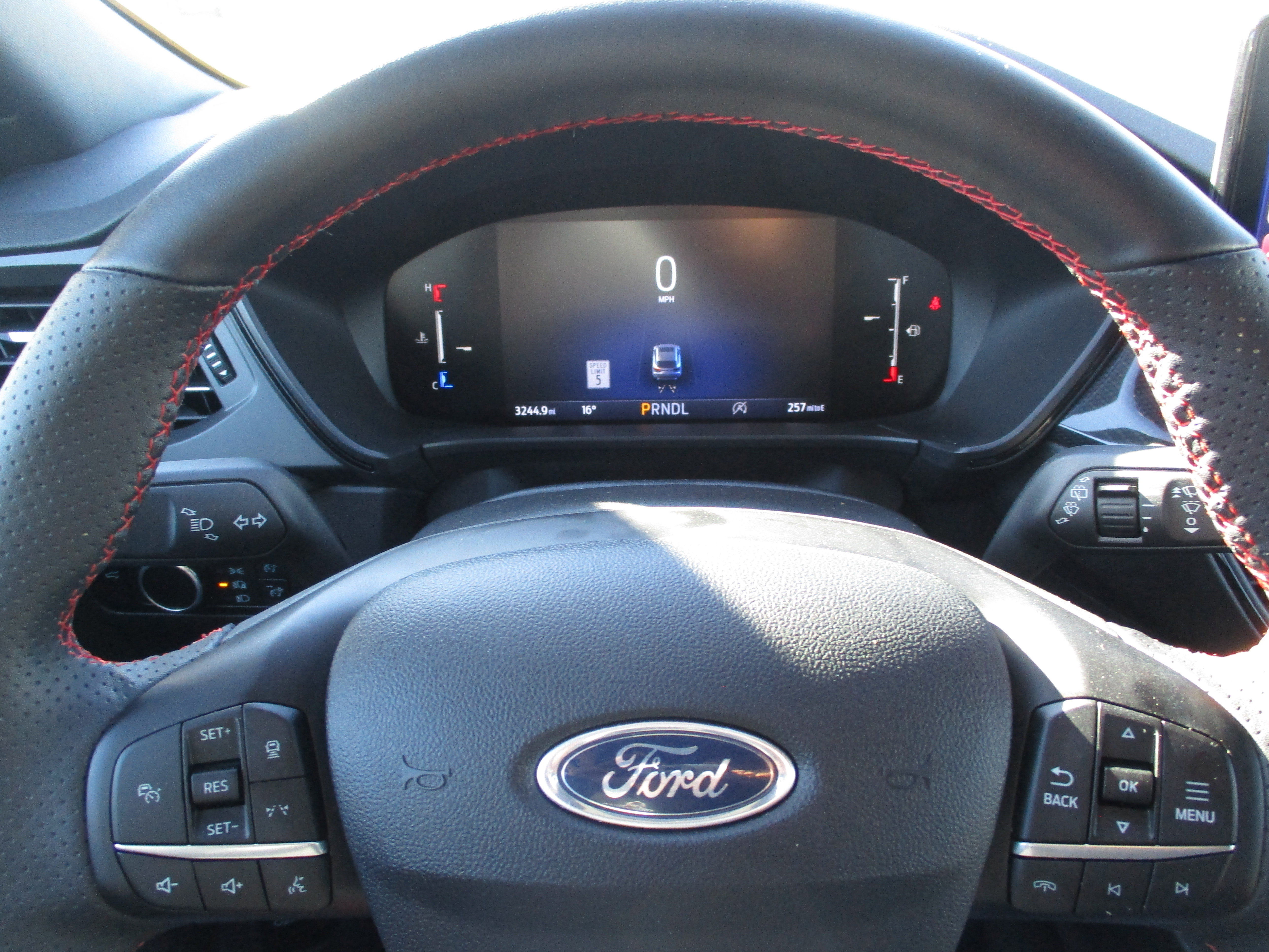 Certified 2025 Ford Escape ST-Line w/ Tech Pack #1 image 17