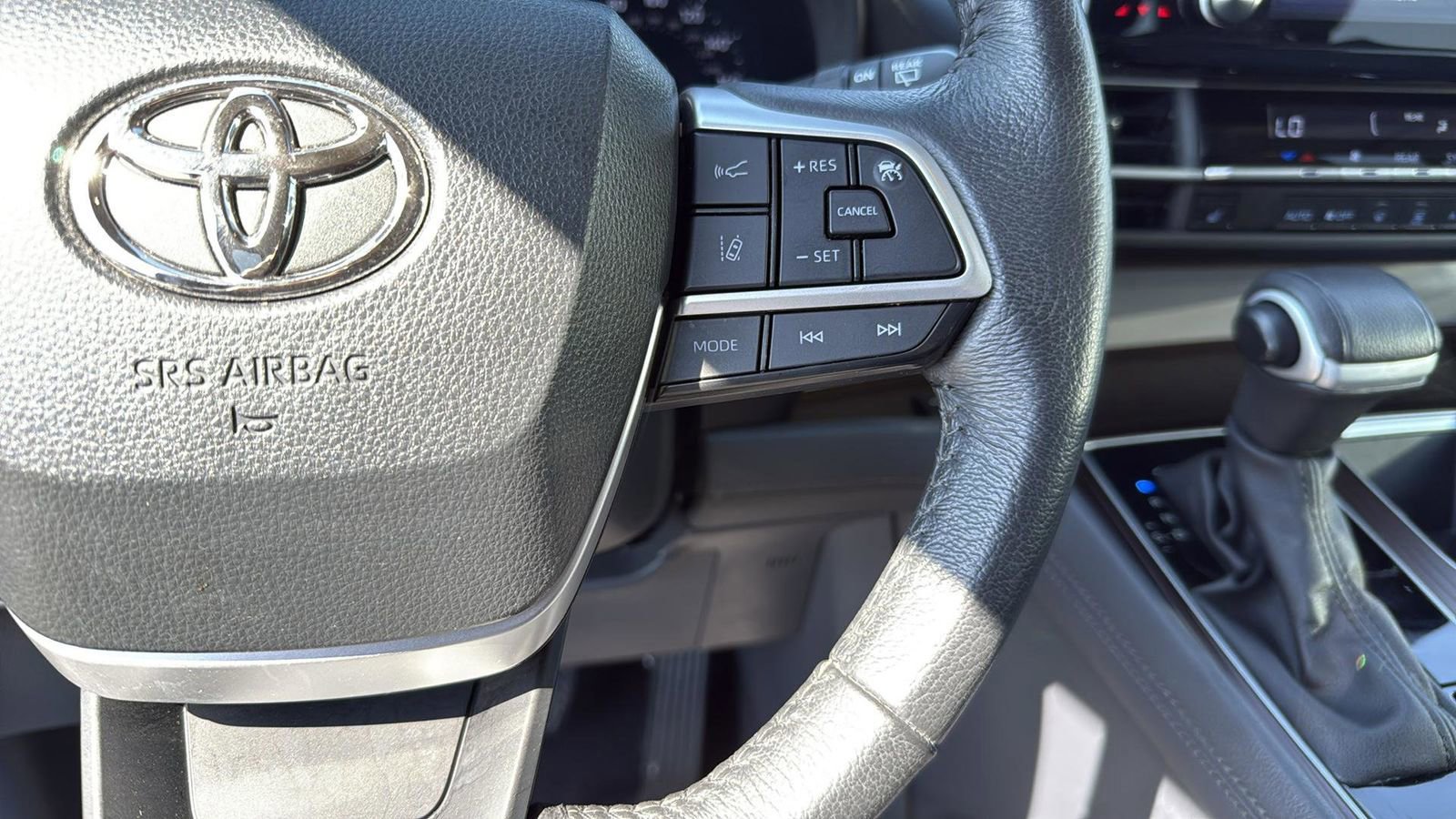 Used 2023 Toyota Sienna XLE image 16