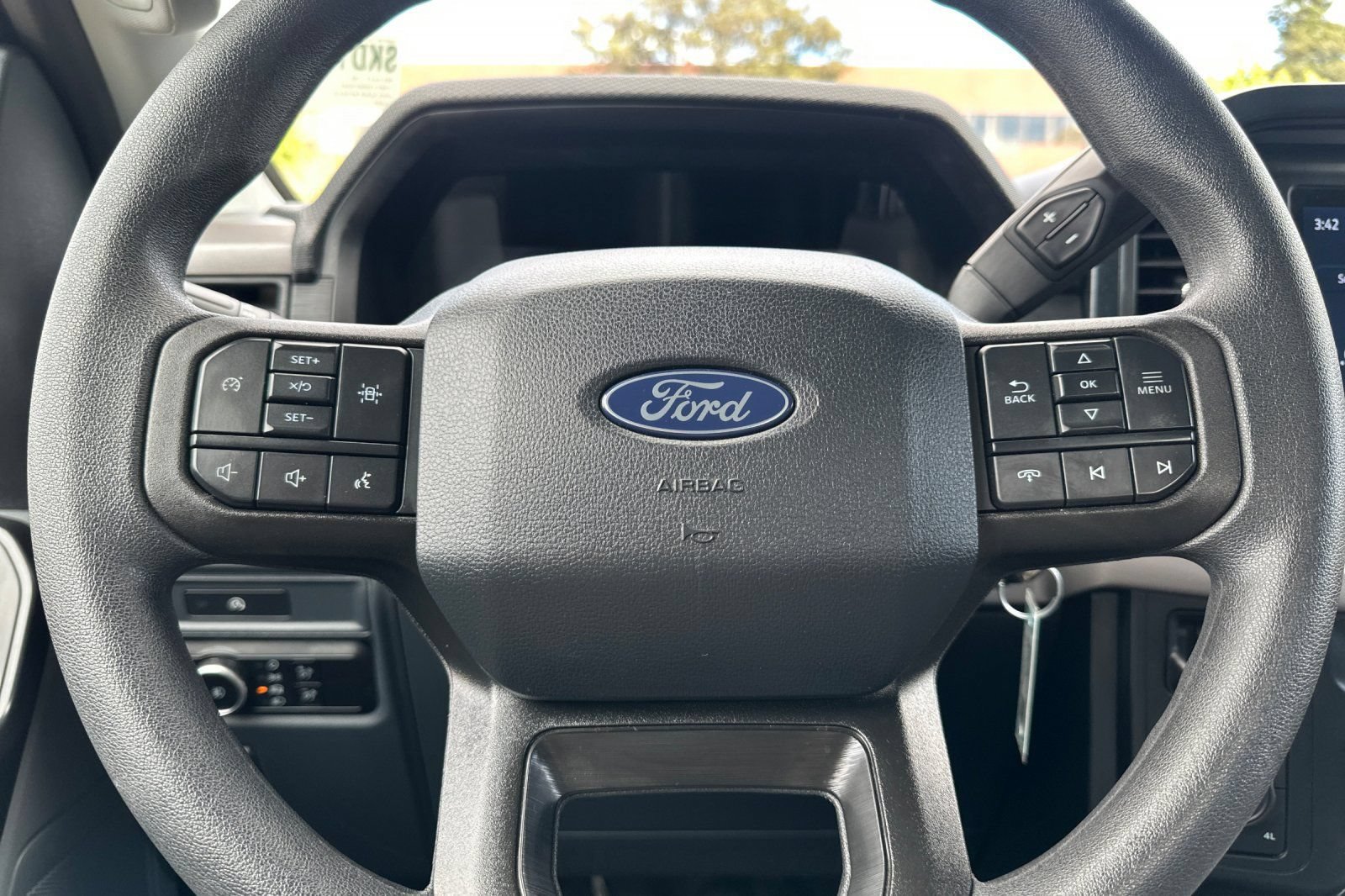 Certified 2025 Ford F150 XL w/ Equipment Group 103A High AWD/4WD image 31