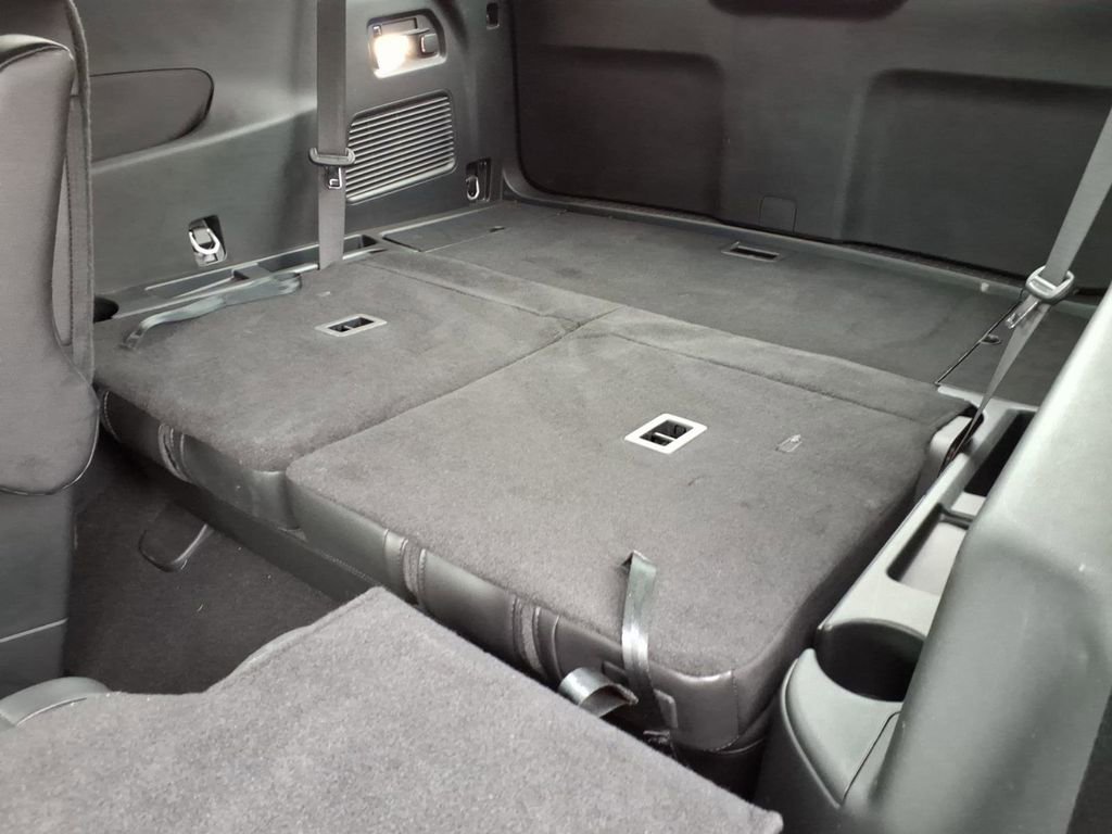 Certified 2024 Ford Explorer ST-Line w/ Class IV Trailer Tow Package image 11