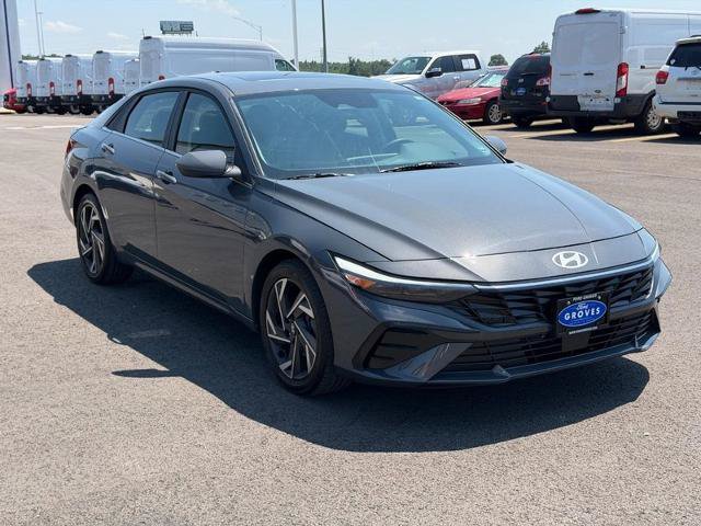 Used 2024 Hyundai Elantra SEL w/ Convenience Package FWD image 3