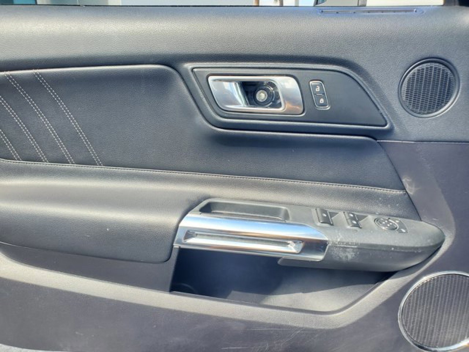 Certified 2019 Ford Mustang Premium image 12